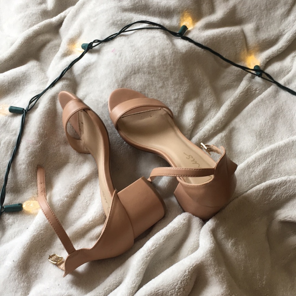 Cute nude sandals